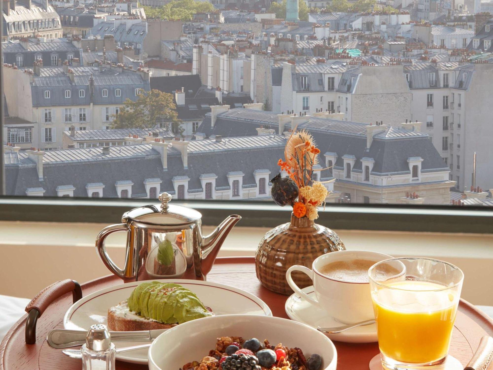 So/ Paris Hotel ภายนอก รูปภาพ Breakfast at the Hotel