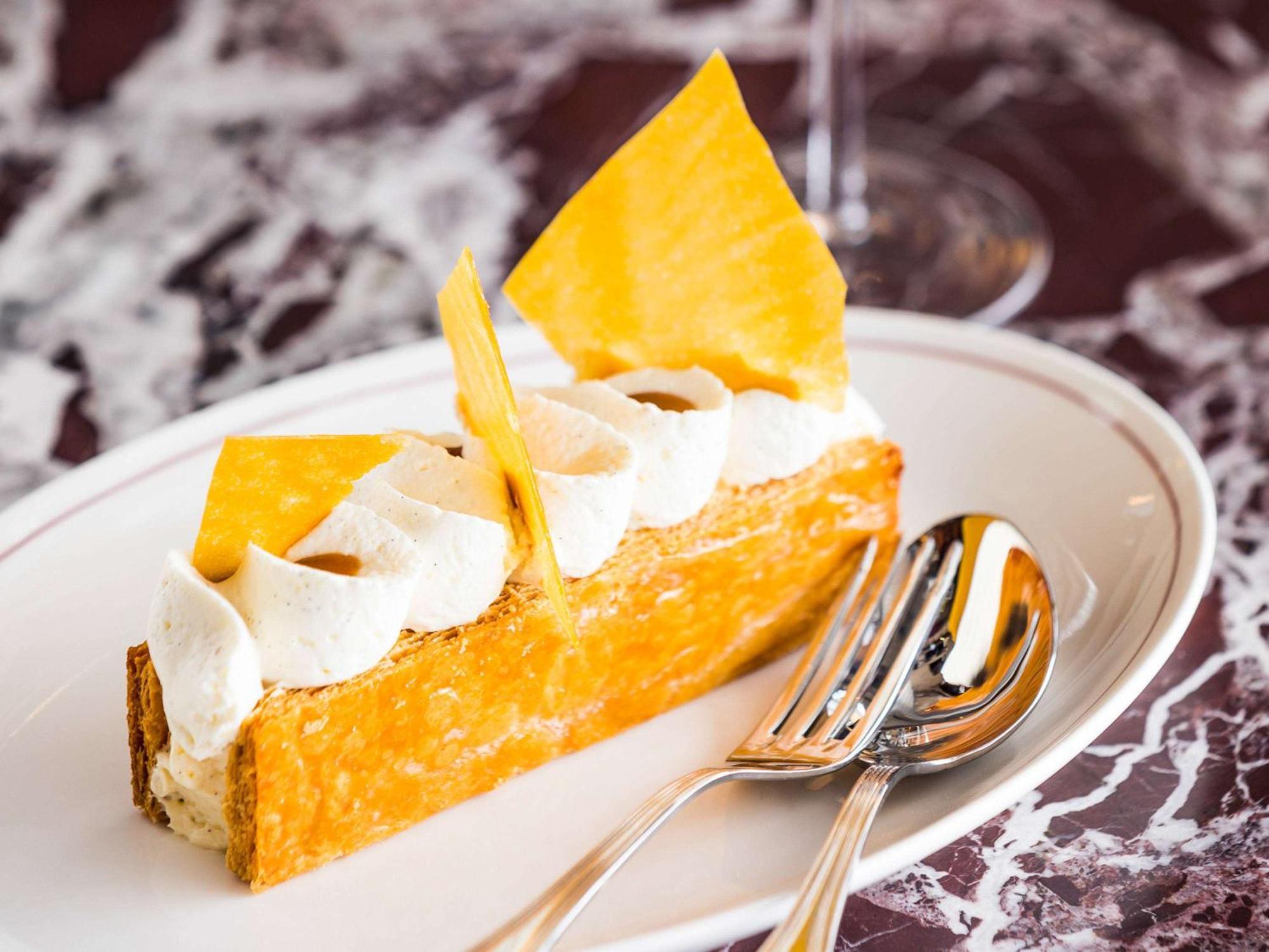 So/ Paris Hotel ภายนอก รูปภาพ A slice of mango float