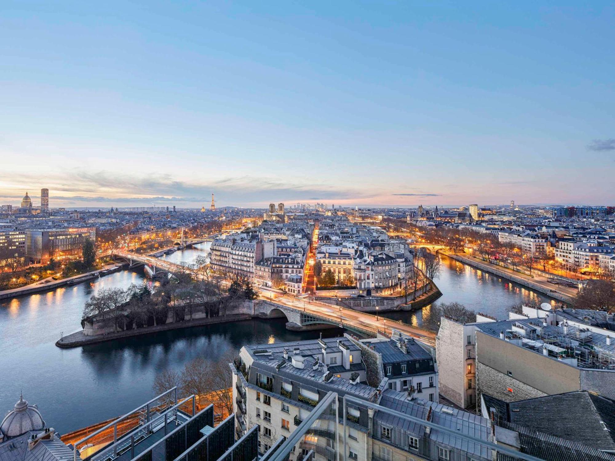 So/ Paris Hotel ภายนอก รูปภาพ View of the Seine from the 14th arrondissement