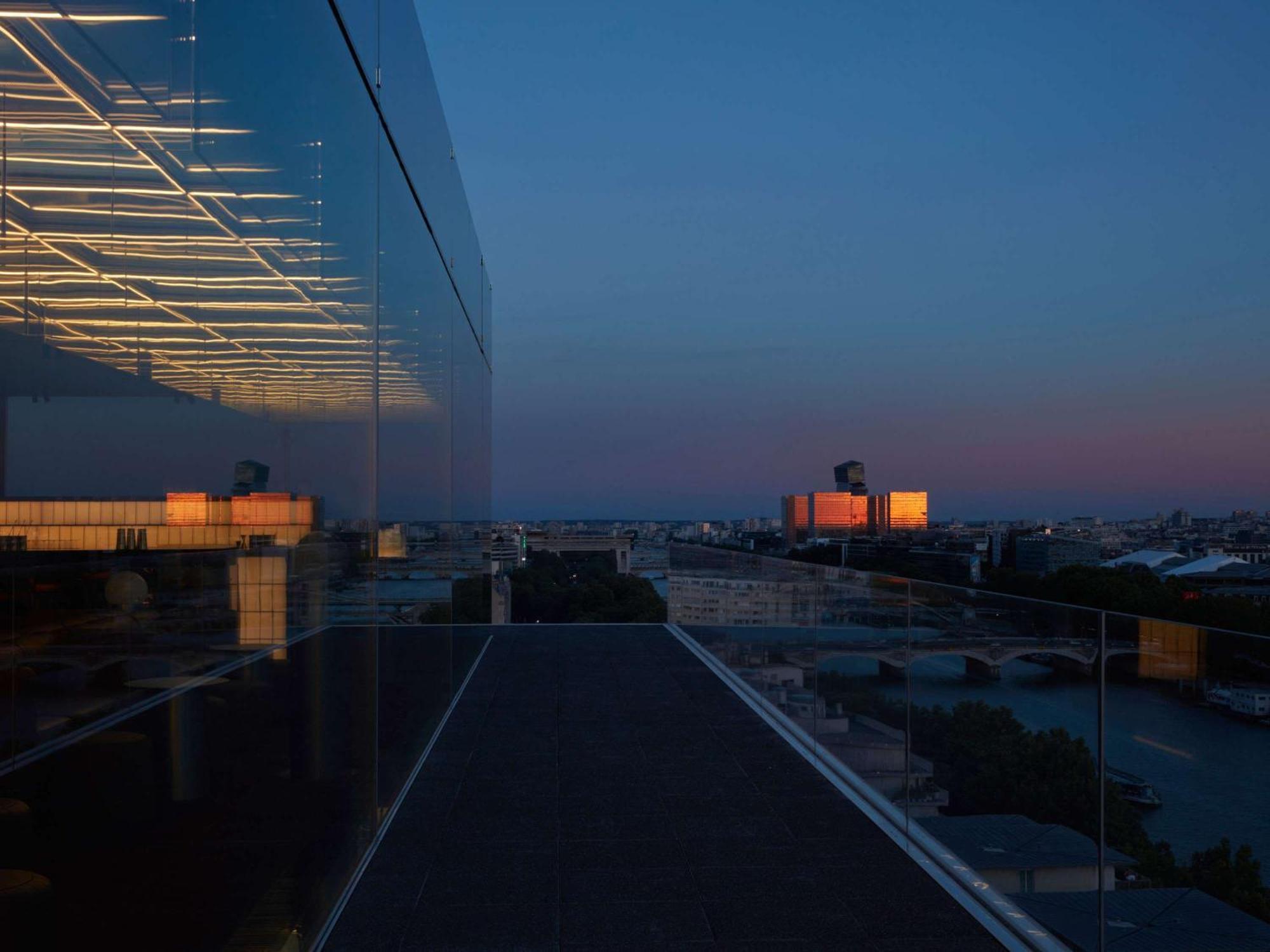 So/ Paris Hotel ภายนอก รูปภาพ View from the top of the building