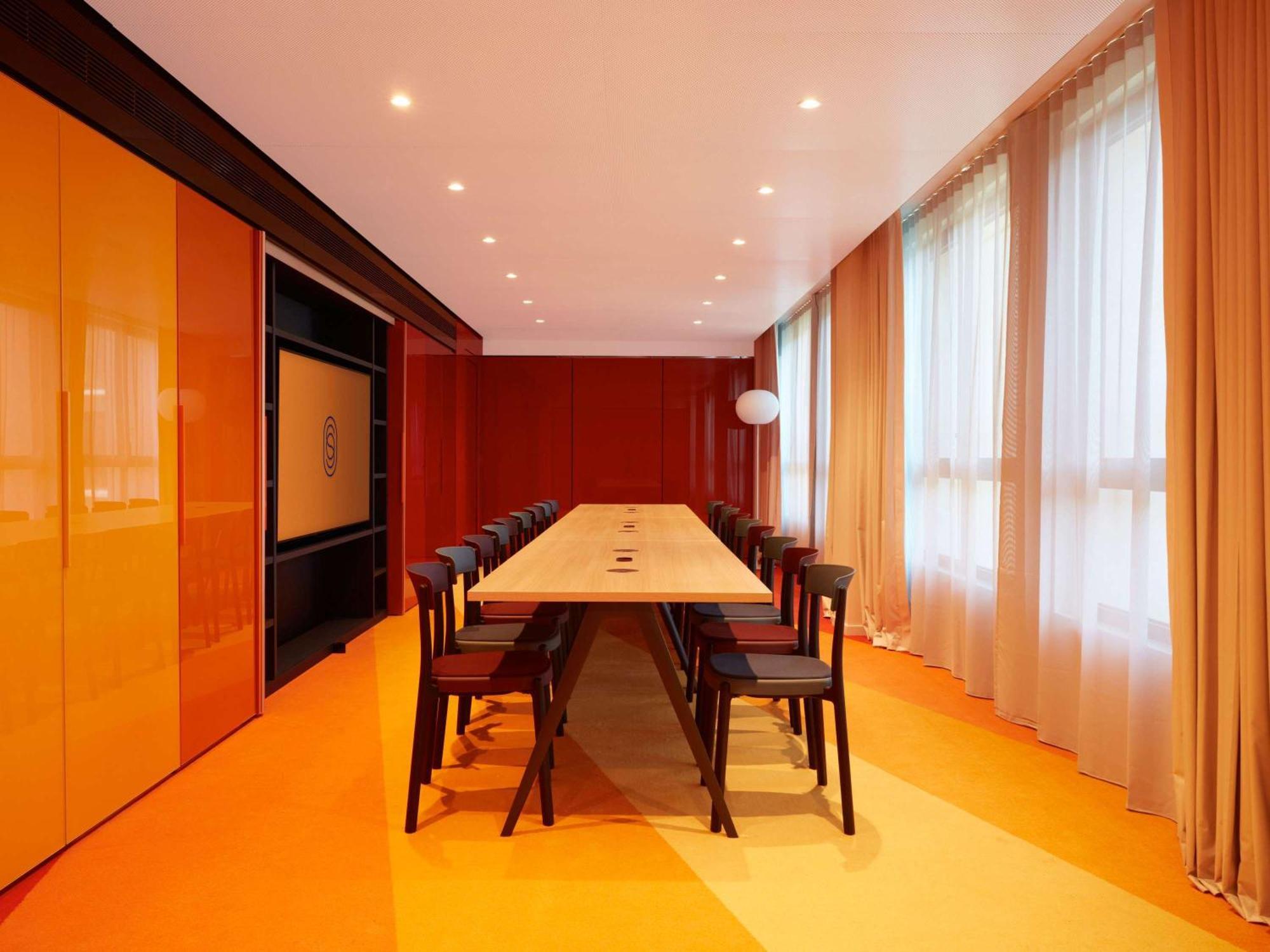 So/ Paris Hotel ภายนอก รูปภาพ The boardroom at the headquarters of the European Anti-fraud Authority