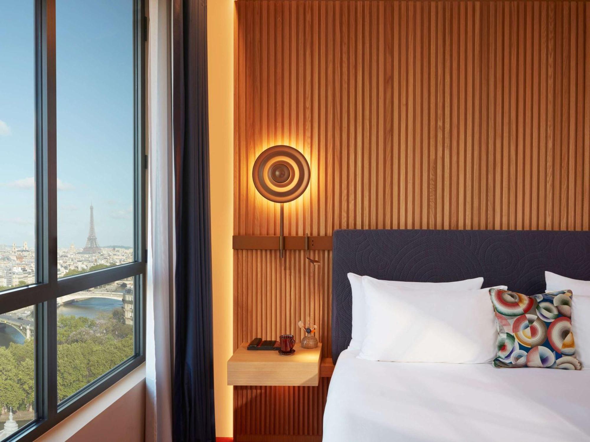 So/ Paris Hotel ภายนอก รูปภาพ A room at the hotel