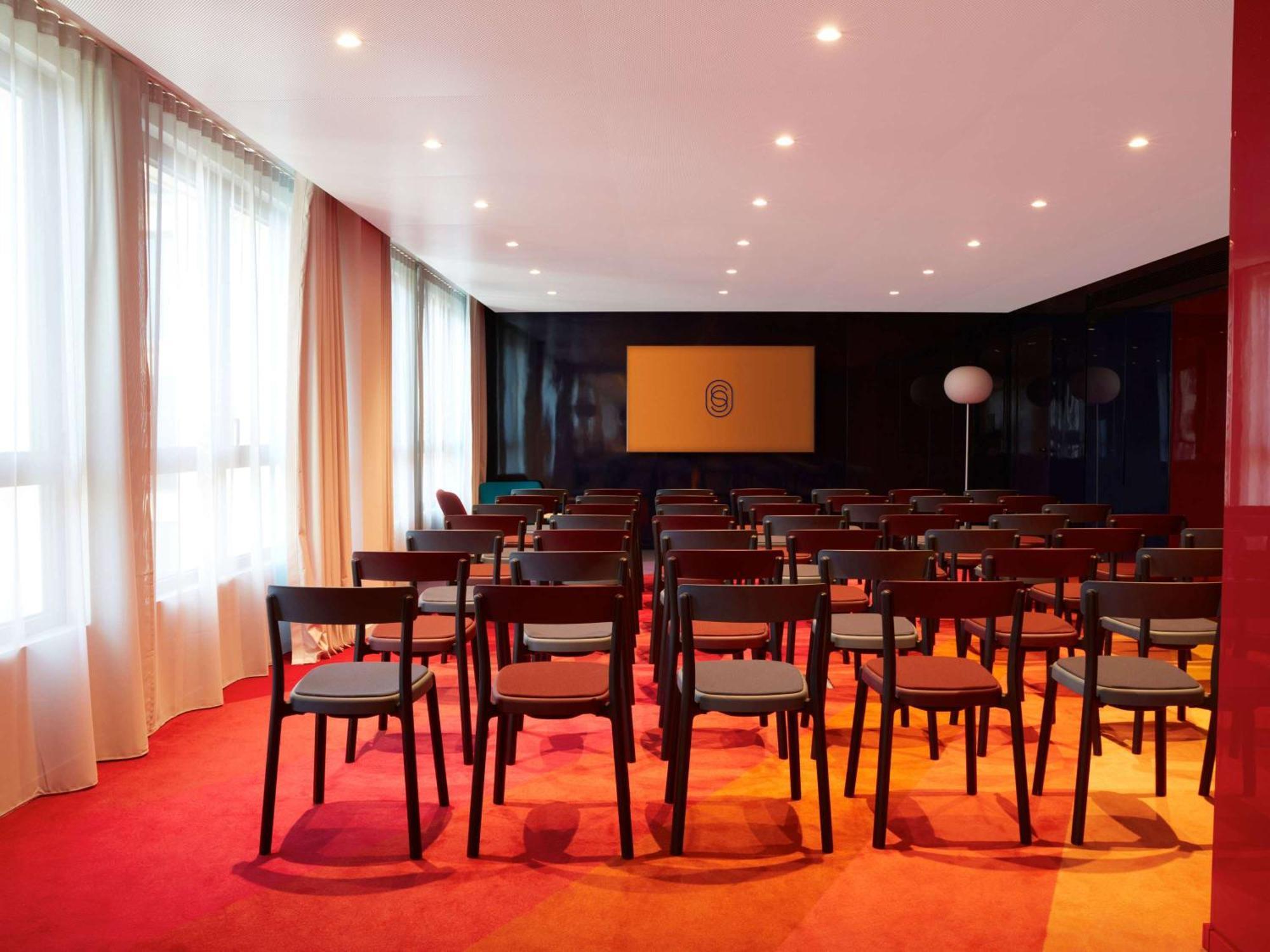 So/ Paris Hotel ภายนอก รูปภาพ The auditorium