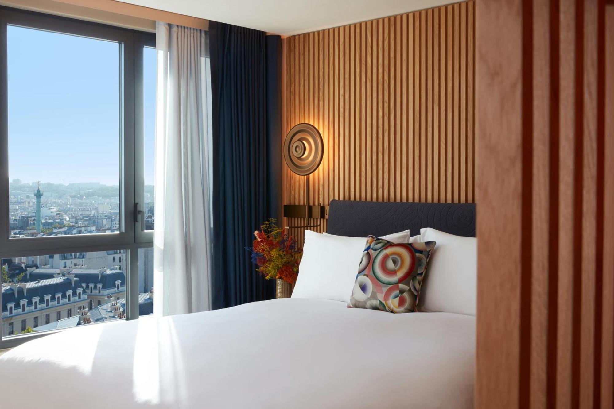 So/ Paris Hotel ภายนอก รูปภาพ A bedroom at the hotel